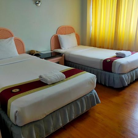 Thumrin Hotel Trang Quarto foto